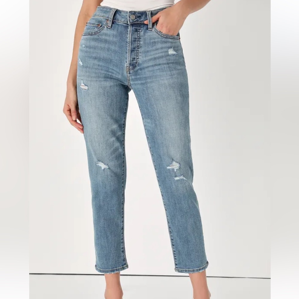 DAZE DENIM Light Wash Denim High Rise Distressed Mom Jeans